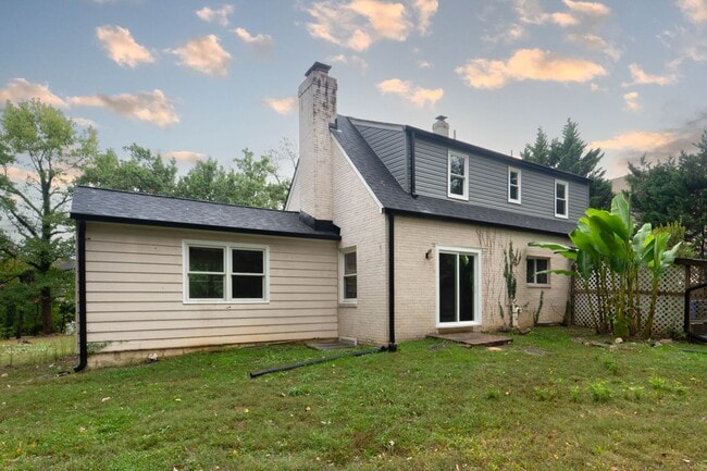 Building Photo - Beautiful Home With an Excellent Location in Potomac, MD