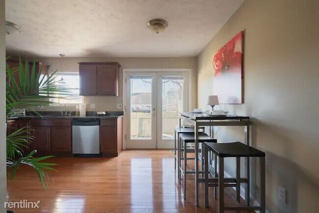 Foto del edificio - 2 br, 2 bath Townhome - 7868 Meadowhaven Blvd