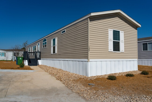 Building Photo - 132 Ponderosa Way