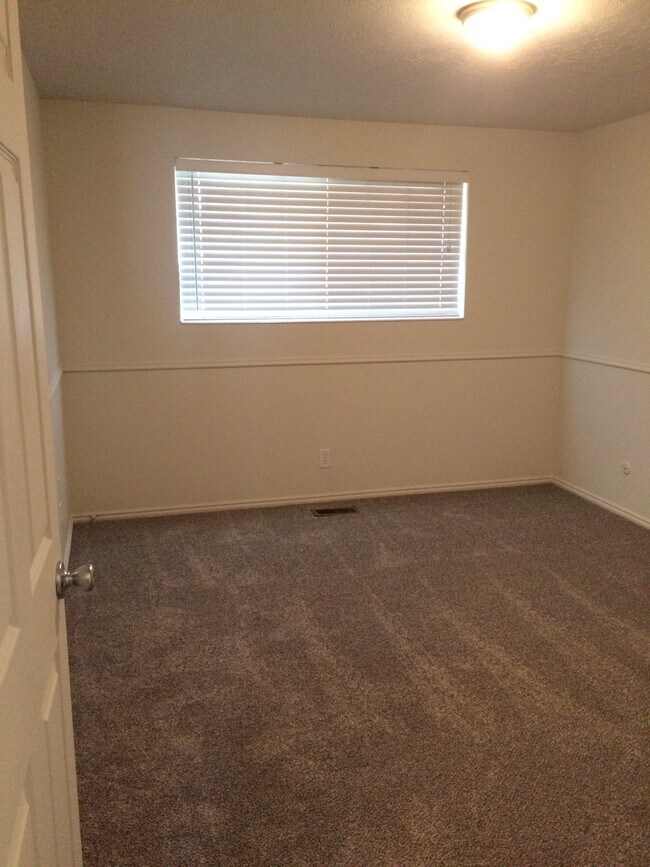 Foto del edificio - 2251 S 3500 W