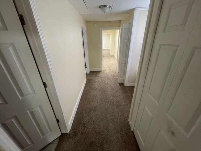 Building Photo - 2BD/1BA Single Family Home