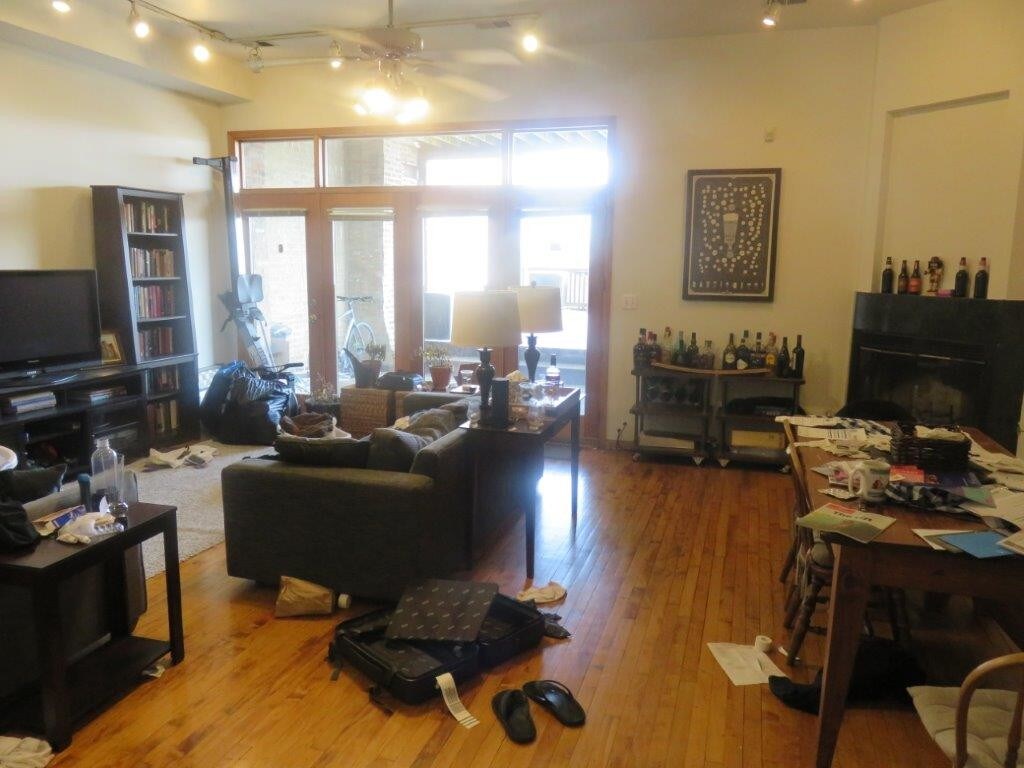 Foto principal - 1323 N Milwaukee Ave