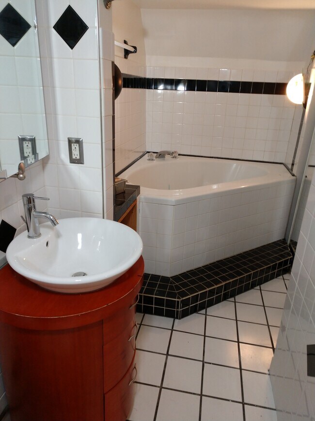 Baño - 5200 France Ave N