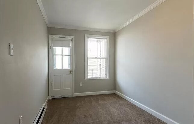 Building Photo - 529 S Kenwood Ave