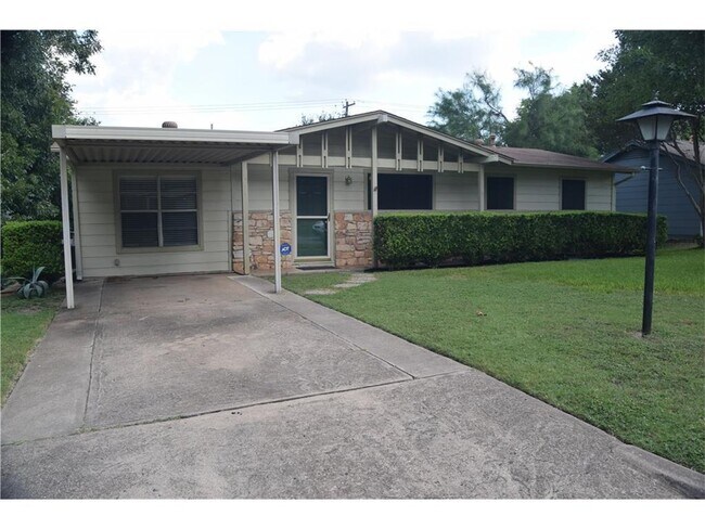 Foto del edificio - 7611 Eastcrest Dr