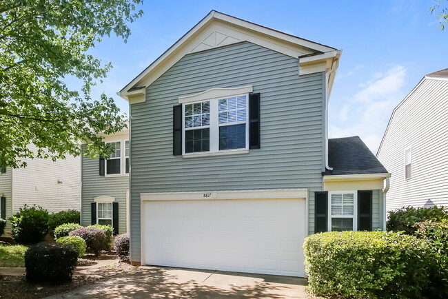 Building Photo - 8817 Oak Dr