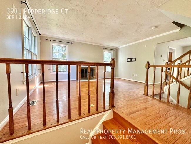 Building Photo - 3931 Pepperidge Ct