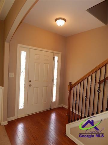 Building Photo - 102 Broomsedge Ln
