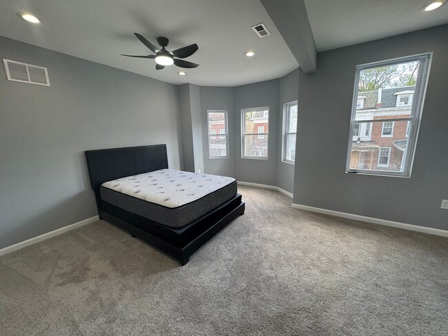 Foto del edificio - 3920 Ridgewood Ave