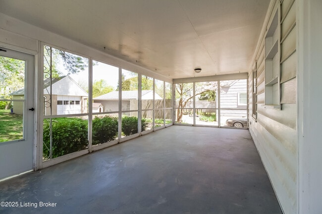 Building Photo - 4620 Hillside Dr