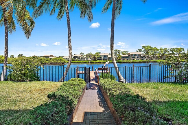 Building Photo - 18669 SE Palm Island Ln
