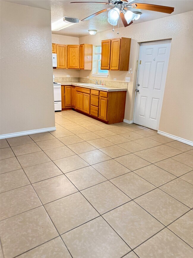 Foto del edificio - 5939 Farm to Market Rd 1459