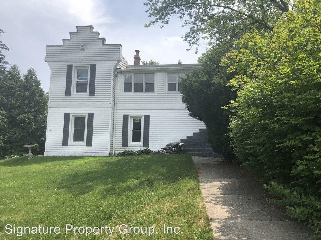 102 Cass St, Lemont, IL 60439 Condo for Rent in Lemont, IL