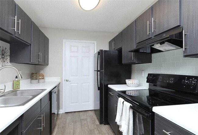 Foto del edificio - 9200 Roberts Dr