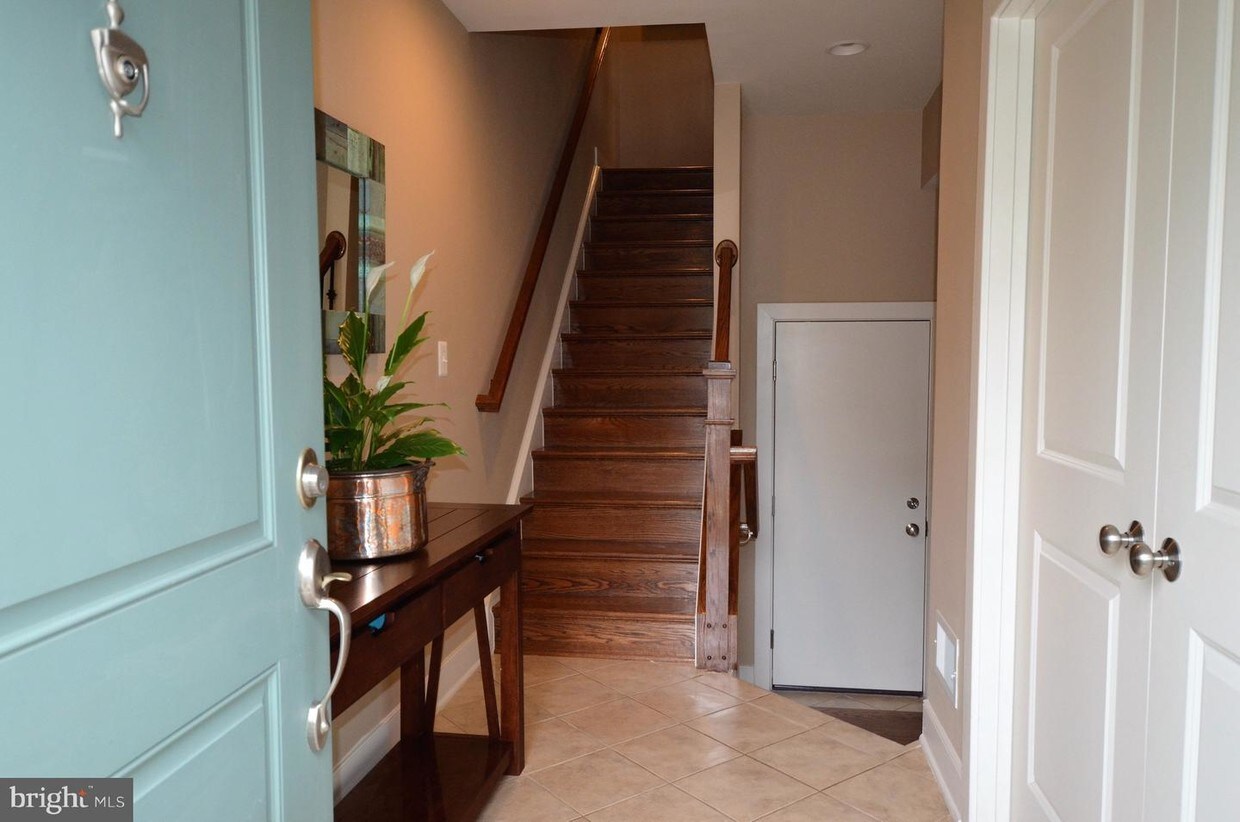 Foto principal - 509 Regent Pl NE