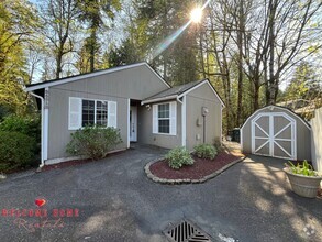 Building Photo - 2431 Tyndell Cir SW