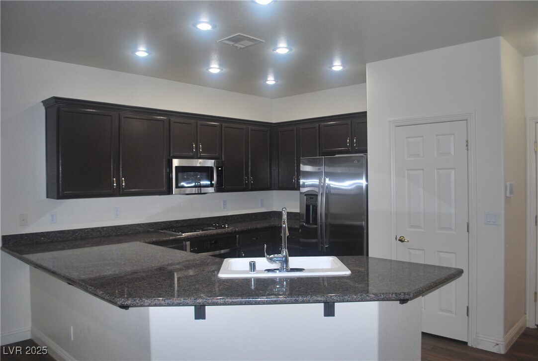 Foto principal - 10031 Cranbrook Falls Ct