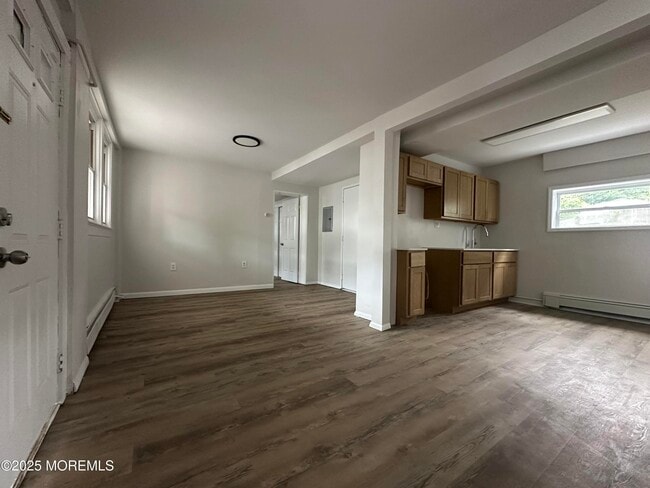 Building Photo - 1320 3rd Ave