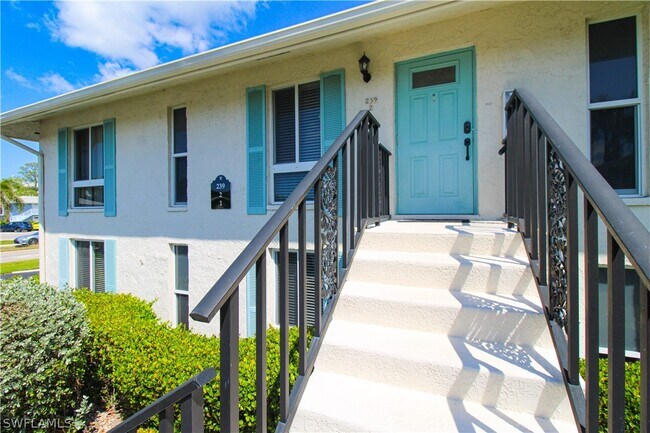 Foto del edificio - 239 Palm Dr