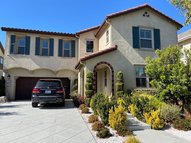 Building Photo - Beautiful home with large backyard in Mountain House