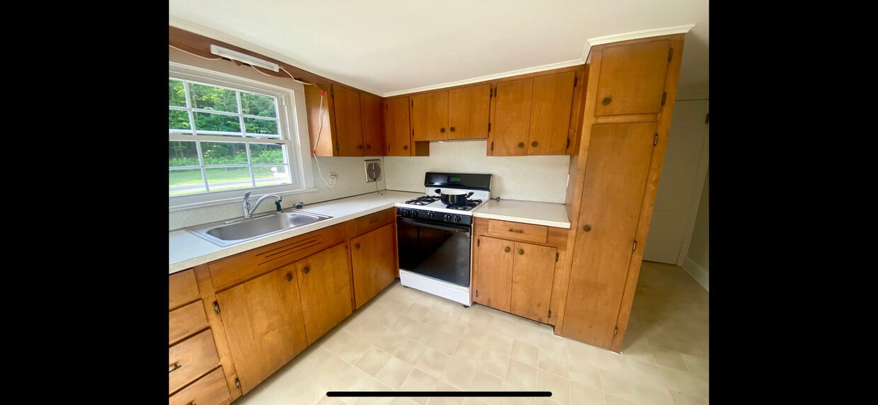 Building Photo - 224 Glen Rd