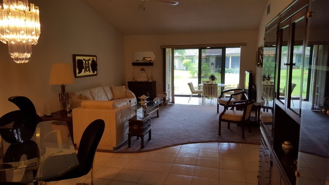 Living room/Dining room - 10058 Laurelwood Pl