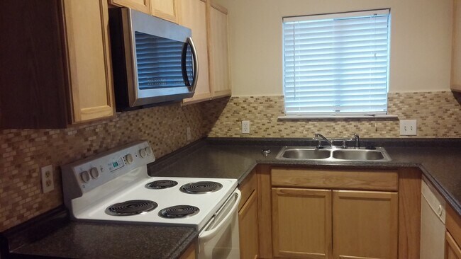 Foto del edificio - 5550 Spring Valley Rd