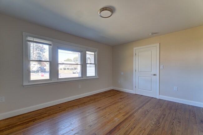 Building Photo - 37 Moulthrop St