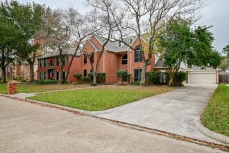 Building Photo - 17910 Moss Point Dr