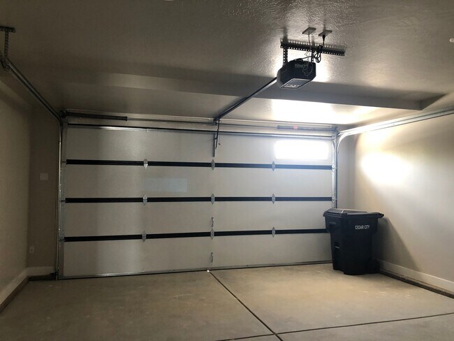 Foto del edificio - Modern 3 Bedroom Home for Rent