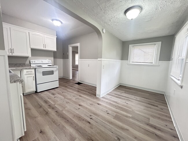 Building Photo - 1532 Republic Ave