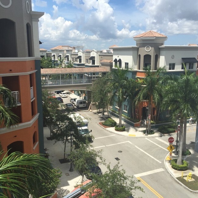 Foto del edificio - 6610 SW 57th Ave