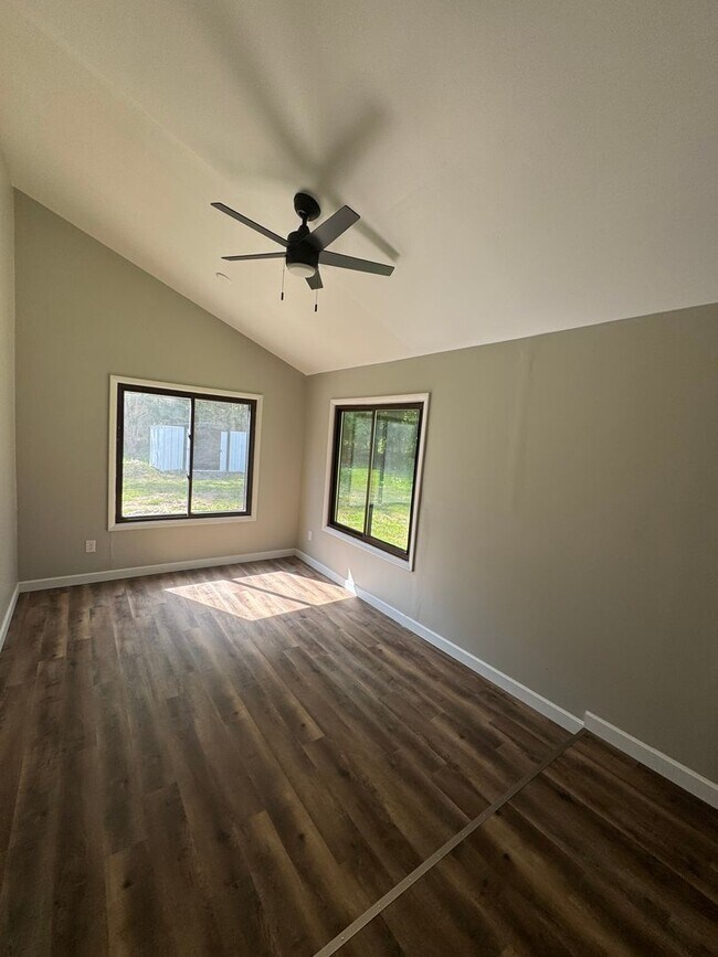 Foto del edificio - Complete Remodel - Beautiful 4 Bedroom Hou...