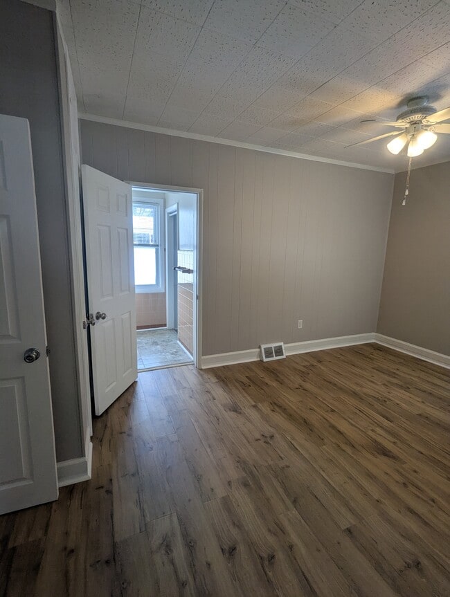 Building Photo - 16 Beloit Ave