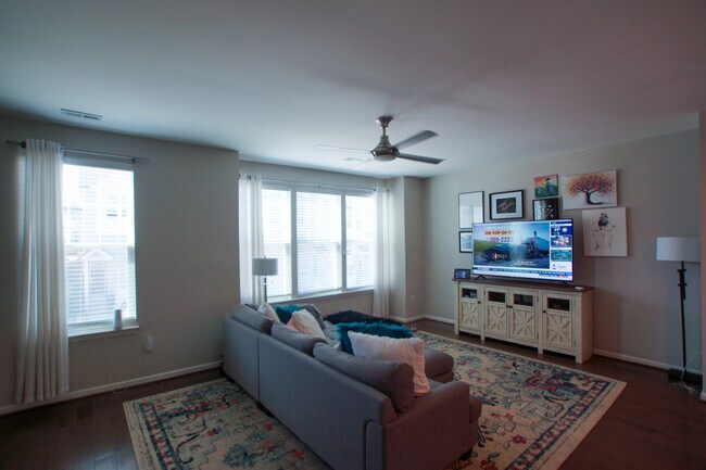 Foto del edificio - 930 Dalton Ridge Pl