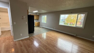 Building Photo - 1103 Karluk St