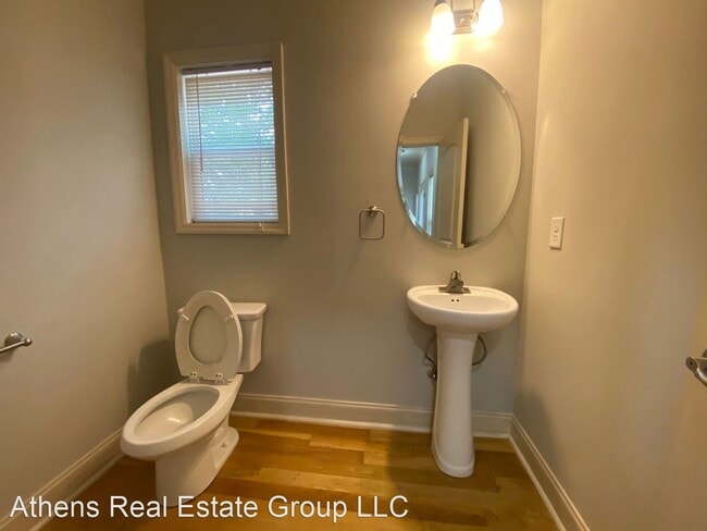 Building Photo - 4 br, 4.5 bath House - 115 Appleby Drive