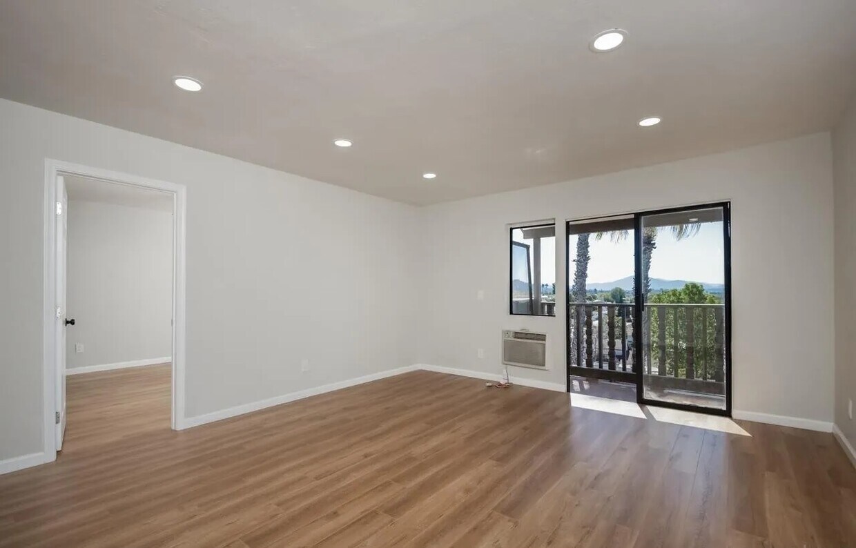 6924 Hyde Park Dr Townhomes in San Diego, CA Westside Rentals