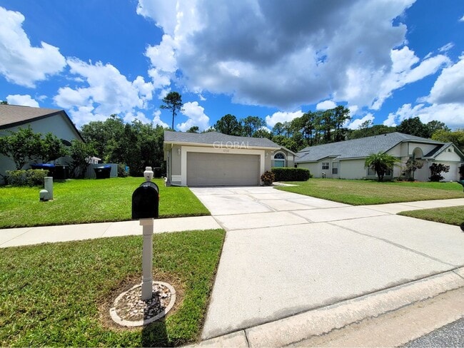 Foto del edificio - 3BR Orlando Home with Community Pool in De...