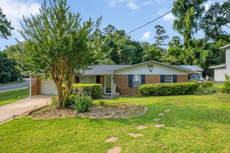 Photo - 1809 Quince Drive