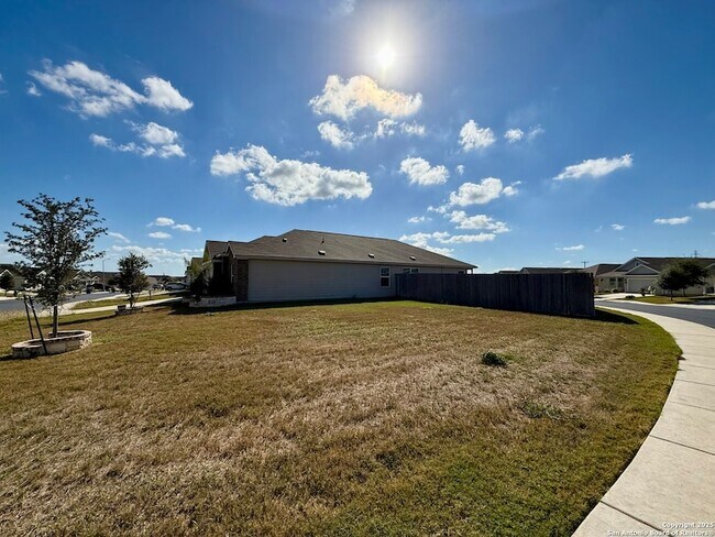 Foto del edificio - 8127 Glasgow Dr