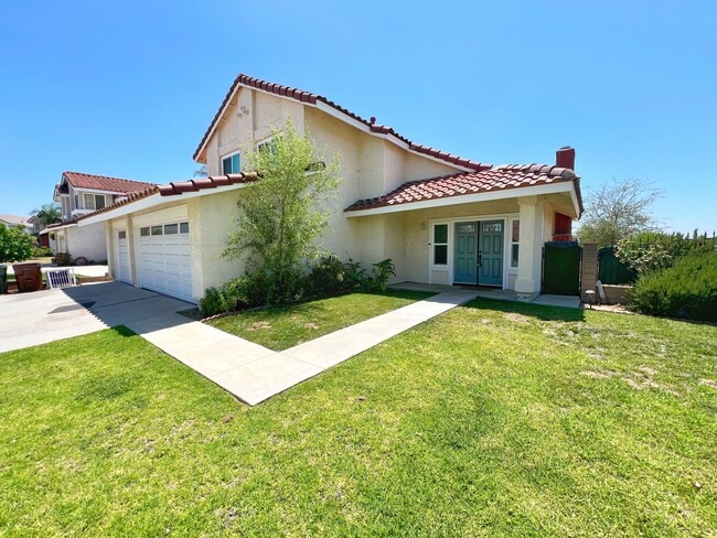 Building Photo - 843 Rimrock Cir