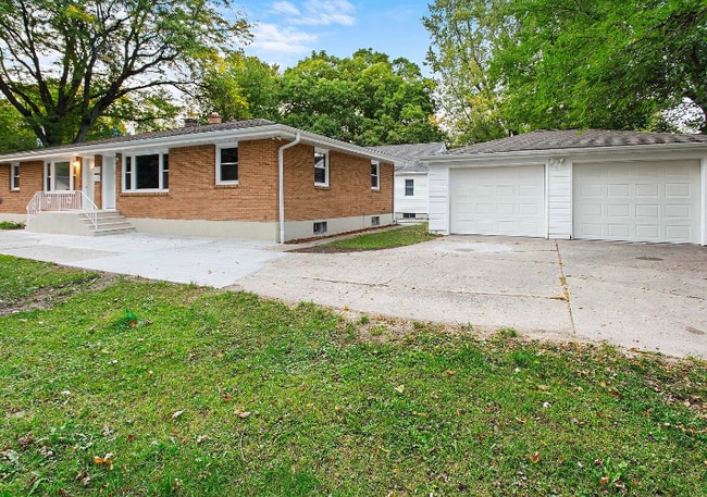 Building Photo - 1610 Remington Rd