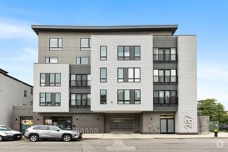 Building Photo - 286 Maverick St