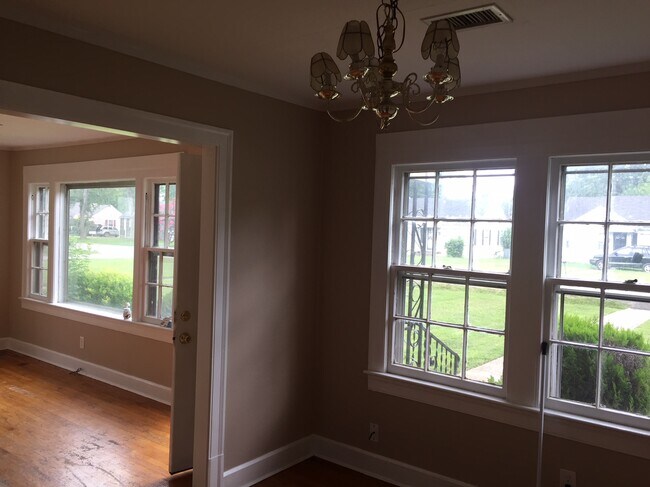 Dining room - 1011 Harrison Ave
