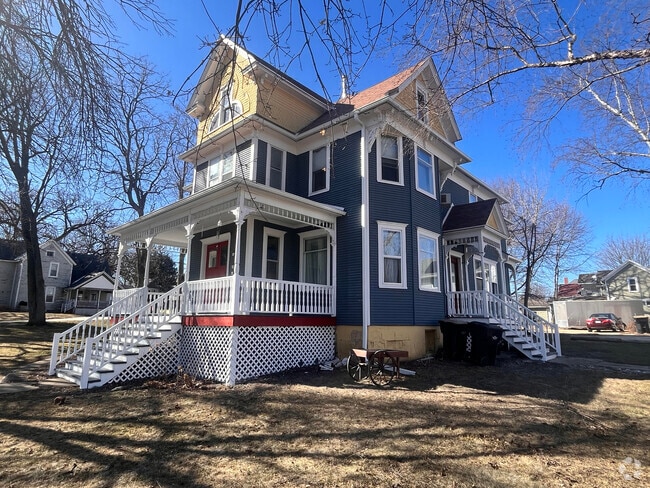 Building Photo - 204 Market St