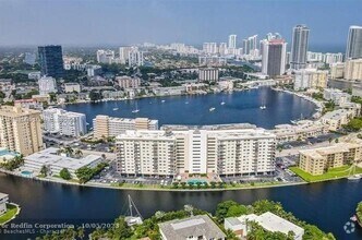 Building Photo - 401 Golden Isles Dr