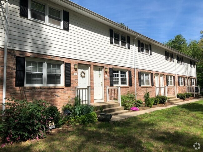 Building Photo - 105 Cushman Rd