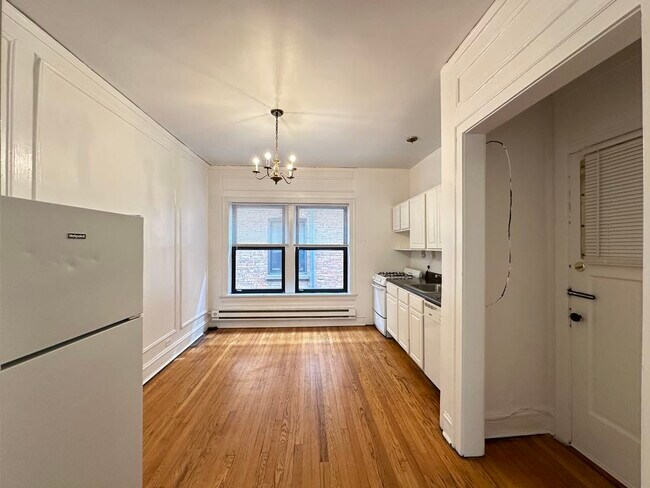 Foto del edificio - 1031 Dempster St