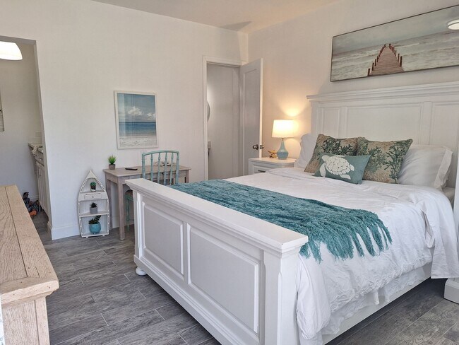 Foto del edificio - NSB FURNISHED EFFICIENCY UNIT-ALL UTILITIES INCLUDED INCLUDING WI-FI!